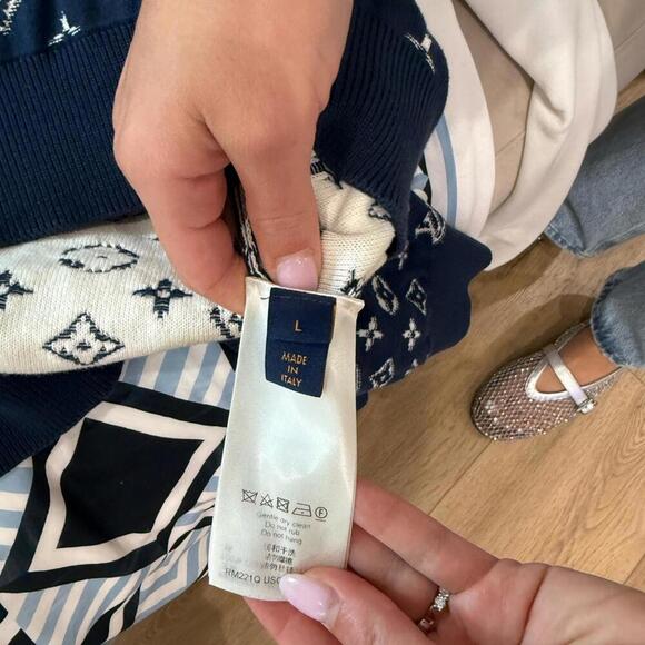 Men's Louis Vuitton Navy Designer Sweater - Picture 2 of 2